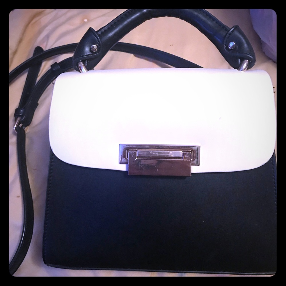 Black & white purse